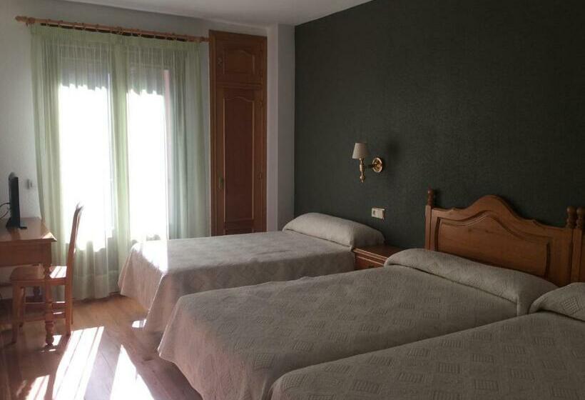 هتل Casitas Cinco Castaños