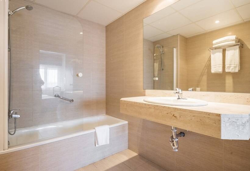 Fotos del hotel Ilunion Romareda:  16