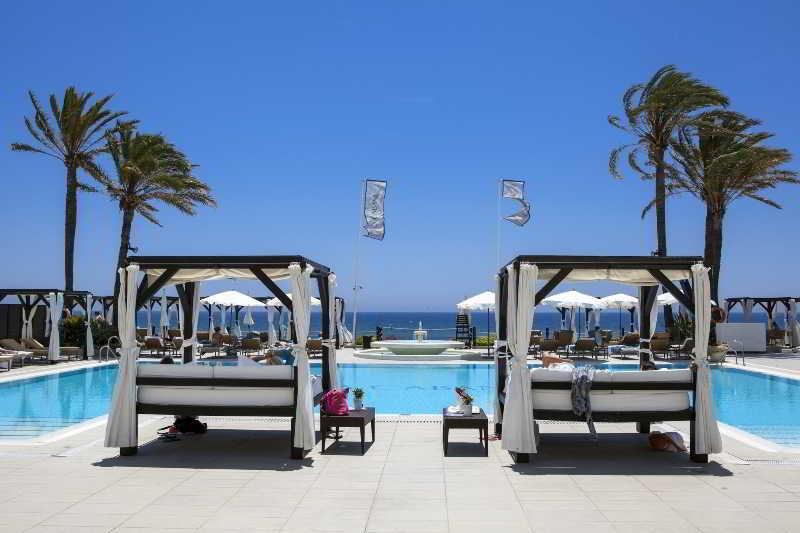 Отель Los Monteros Spa & Golf Resort