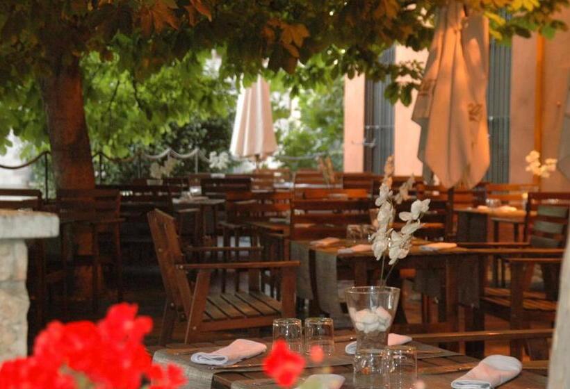 Hotel Rio Piedra