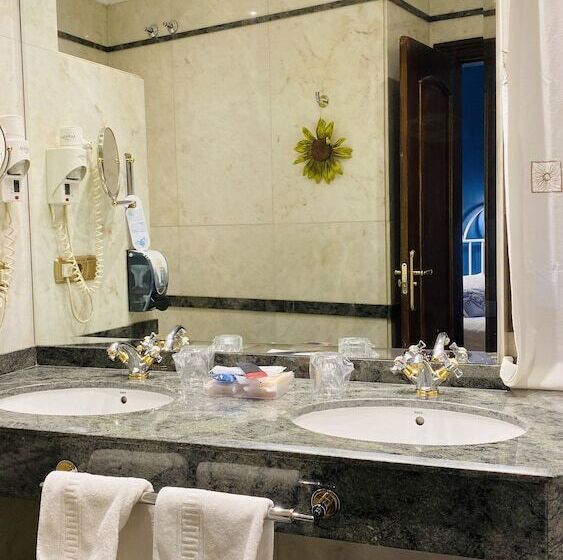 Hostal Paris
