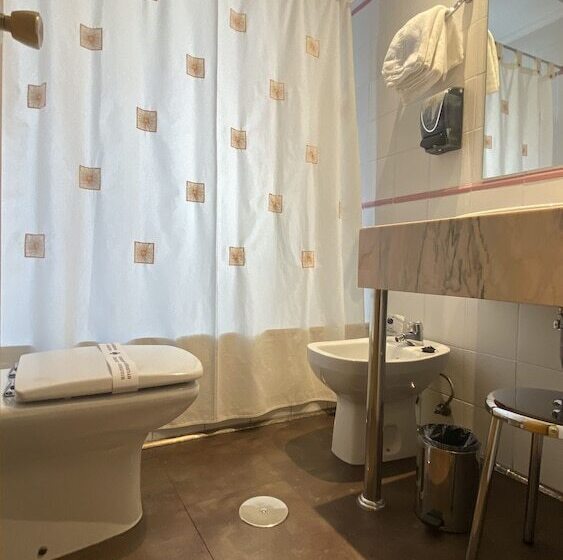 Hostal Paris