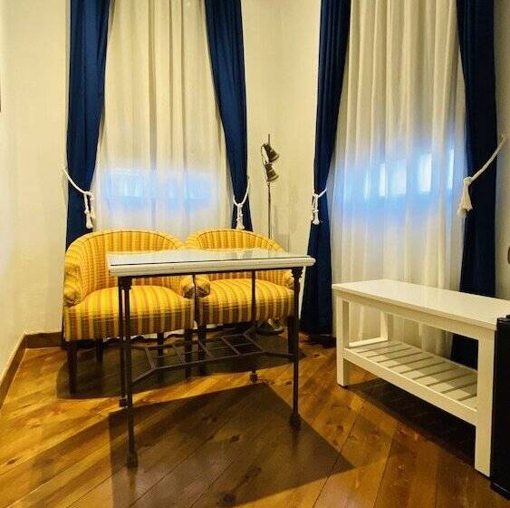Hostal Paris