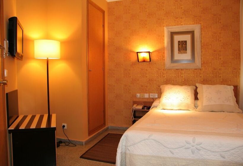 Hostal Paris
