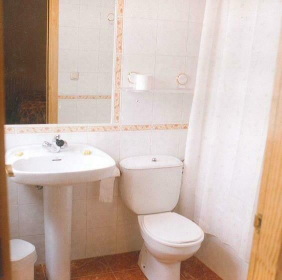 هتل Hostal Cuatro Esquinas