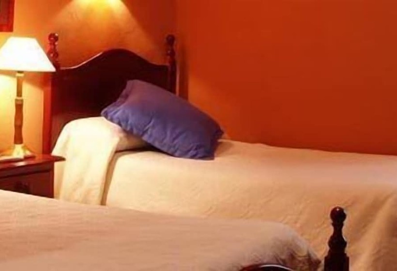 Отель Hostal El Caballo Blanco