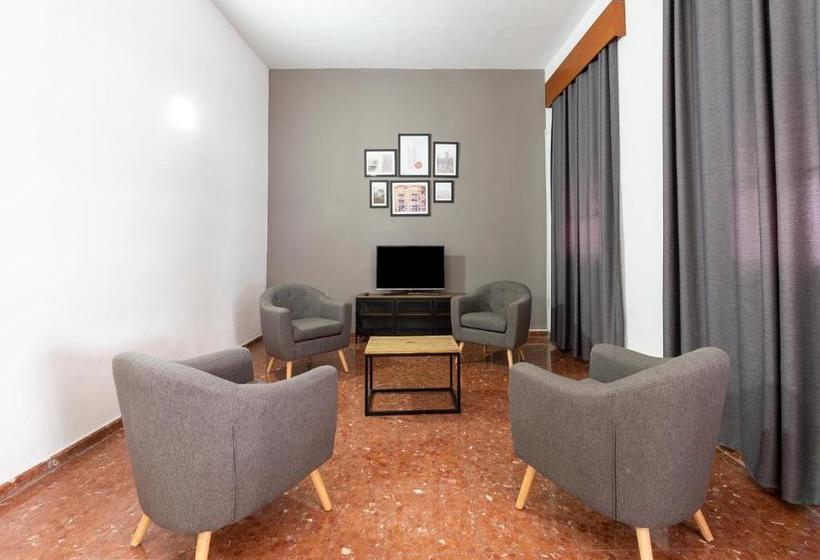 Hotel Hostal El Paisano by OYO Rooms