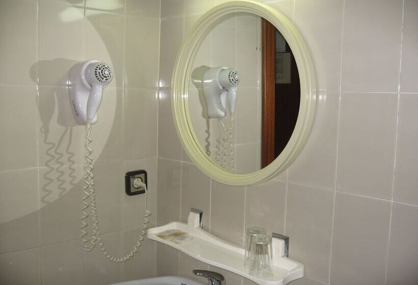 Отель Hostal Fontdemora
