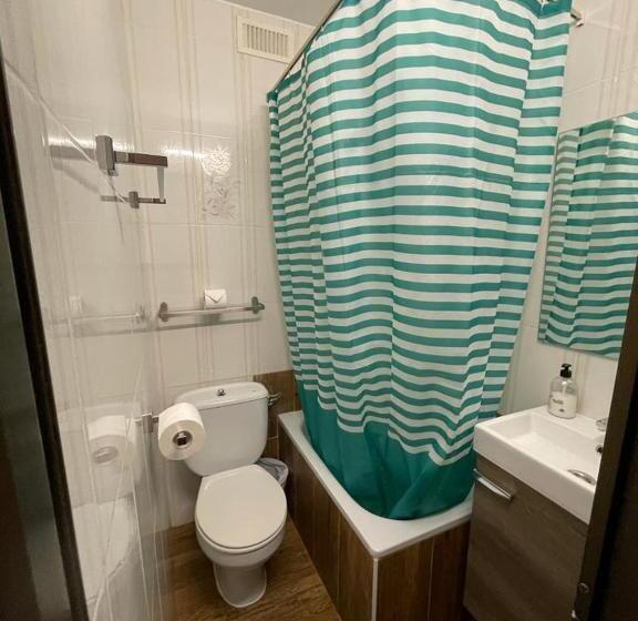 هتل Hostal Milmarcos