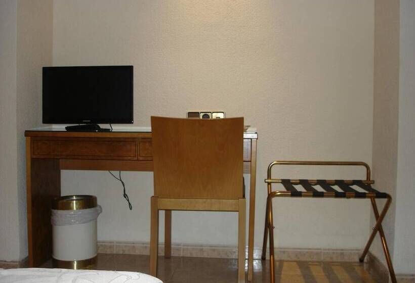 호텔 Hostal Moreno