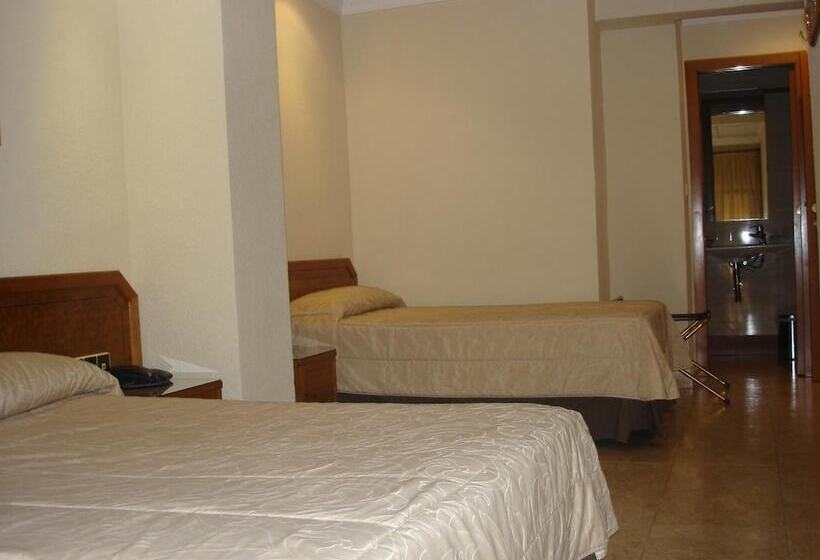 ホテル Hostal Moreno