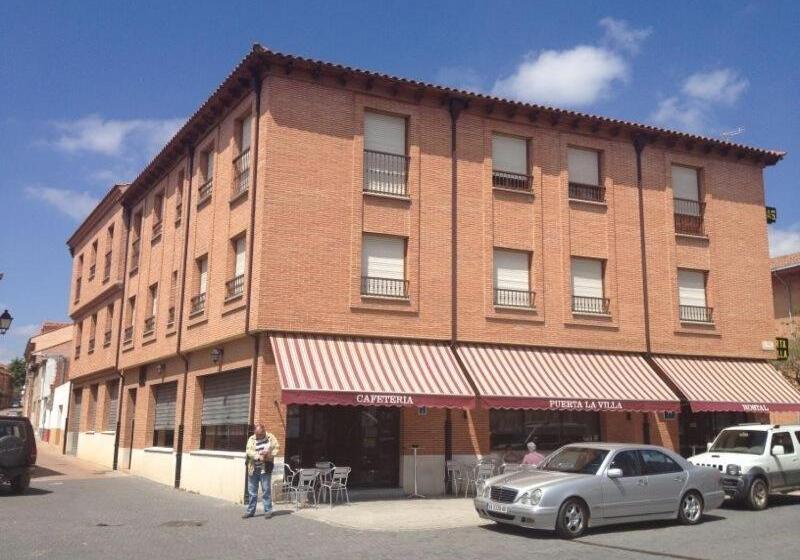هتل Hostal Puerta La Villa