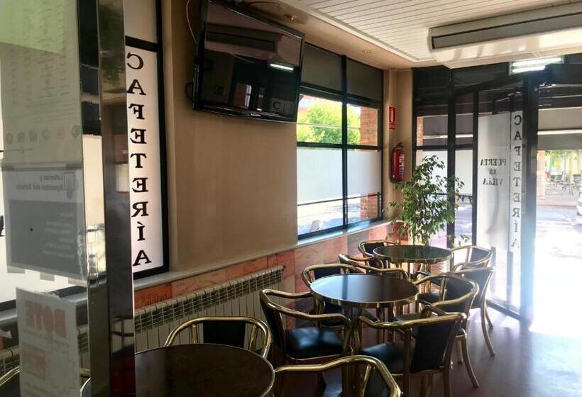 هتل Hostal Puerta La Villa