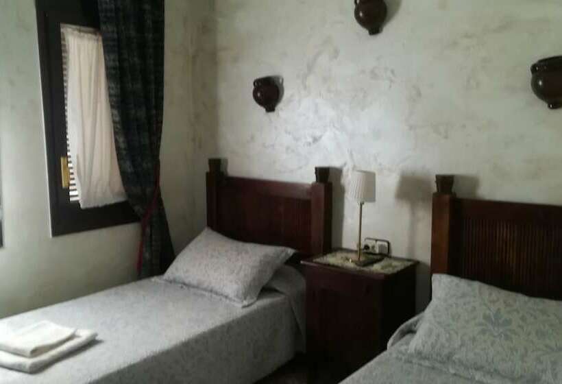 هتل Hostal Restaurante La Diligencia