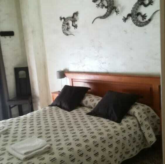 هتل Hostal Restaurante La Diligencia