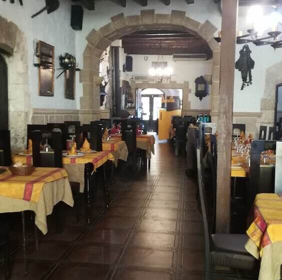 هتل Hostal Restaurante La Diligencia