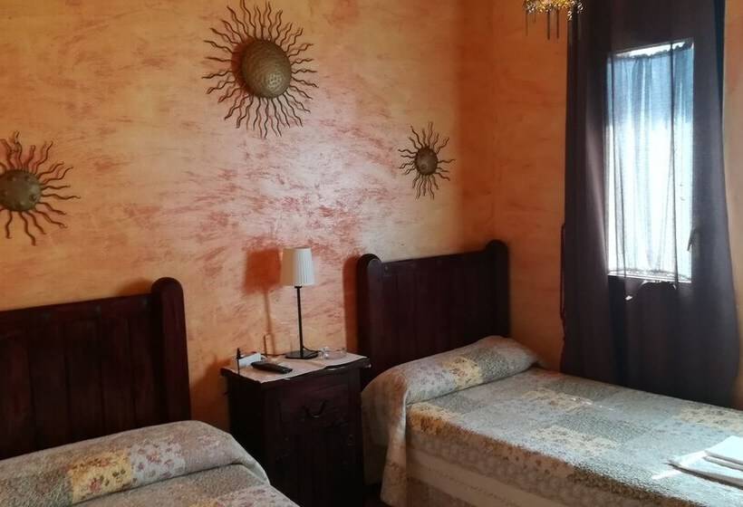 هتل Hostal Restaurante La Diligencia