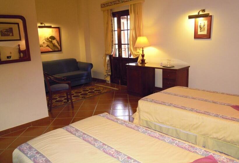 هتل La Hacienda De Anzo
