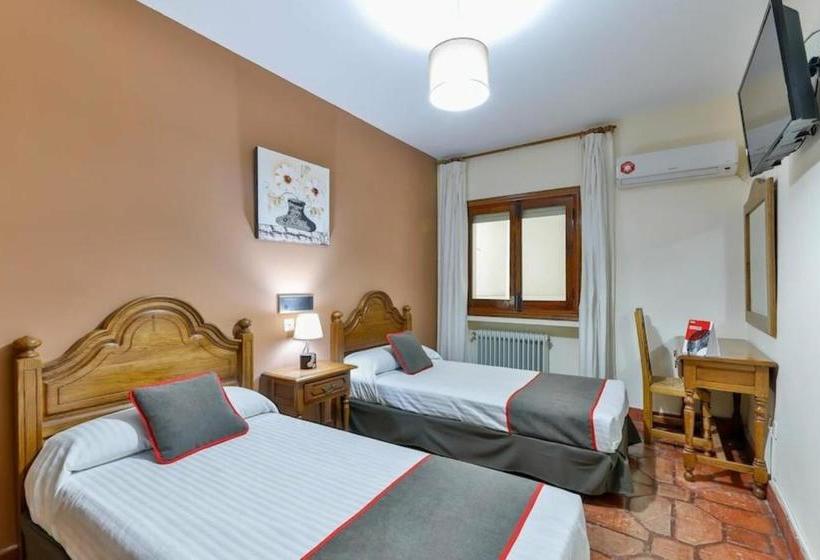 هتل Hostal Alfonso Xi