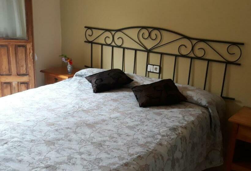 Отель Hostal Rural El Campito