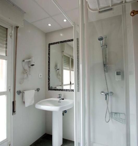 هتل Hostal Hispano