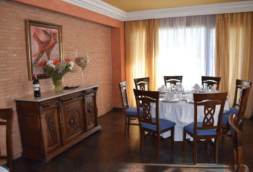 هتل Hostal La Bamba