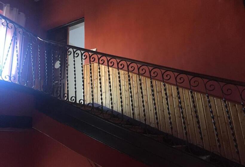 هتل Hostal La Estación