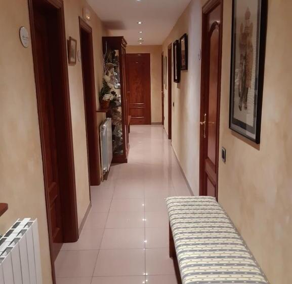 هتل Hostal La Placeta