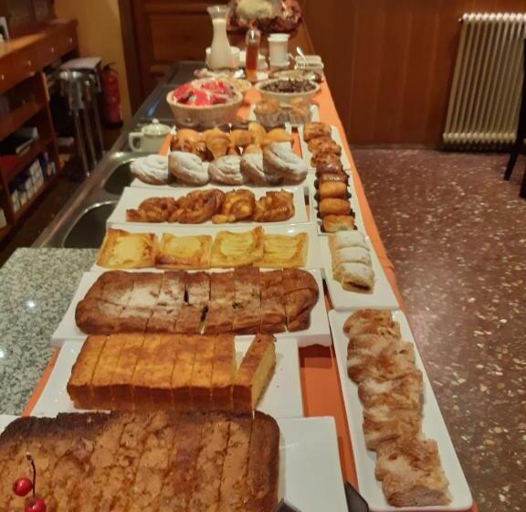 هتل Hostal La Placeta