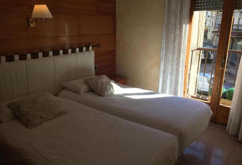 هتل Hostal La Placeta