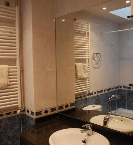 هتل Hostal La Placeta