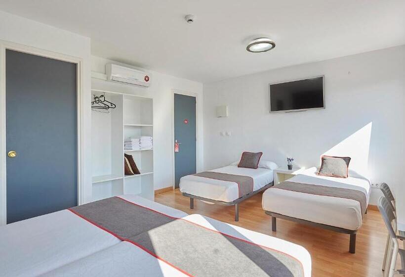 호텔 Hostal Mas Ferrer
