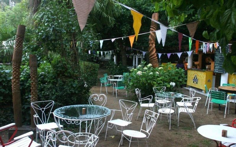 هتل Hostal Montsoliu