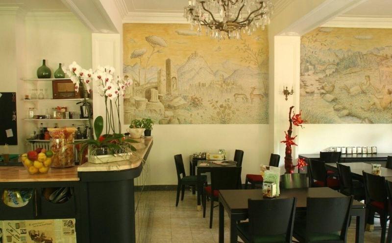 هتل Hostal Montsoliu