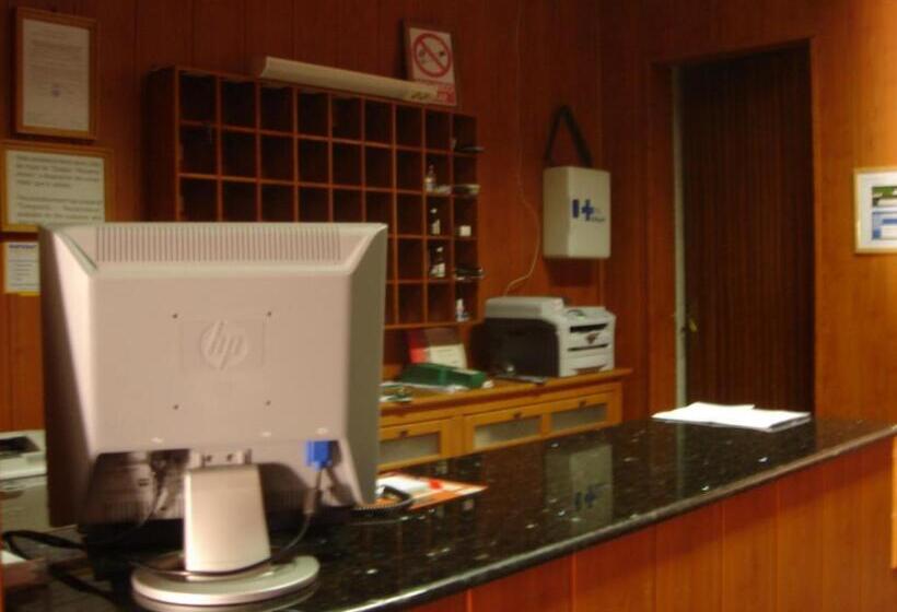 Отель Hostal Toscano