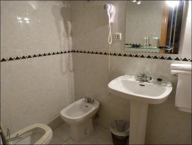 فندق Hostal Vadillo