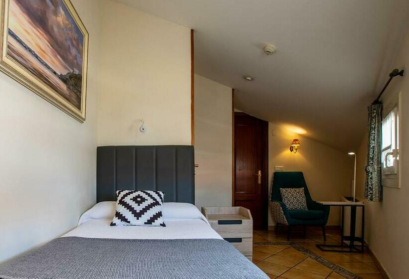 Hotel Pensión Zumardi