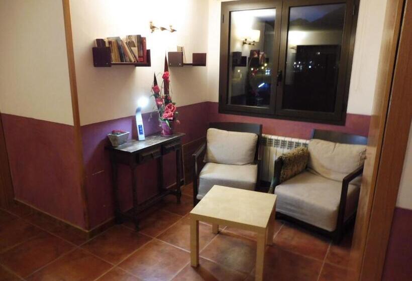 هتل Hostal Cal Batista