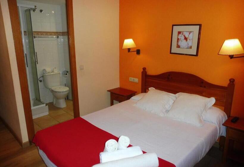 هتل Hostal Cal Batista