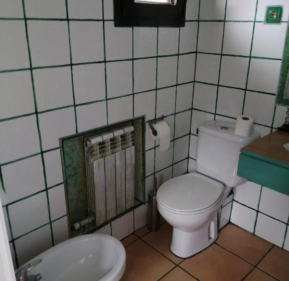 هتل Hostal Cal Batista