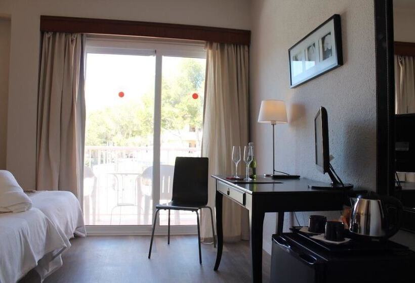 Отель Hostal Jakiton