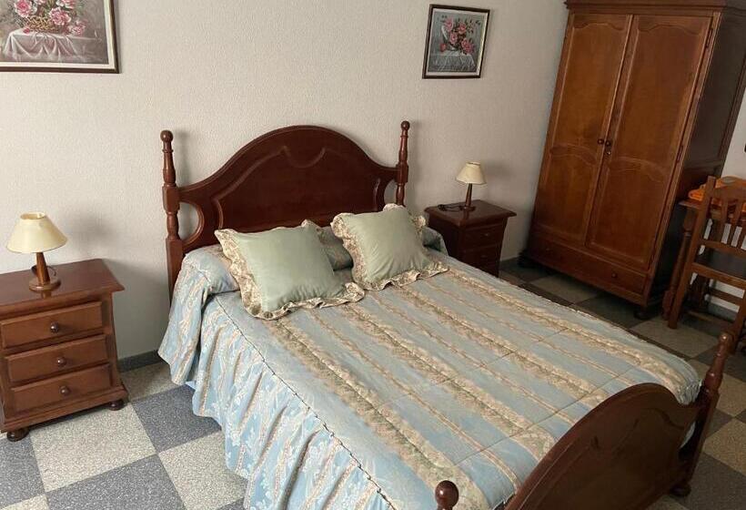 فندق Hostal Las Palomas