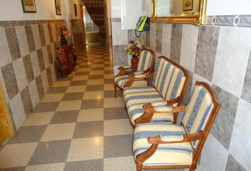 فندق Hostal Las Palomas