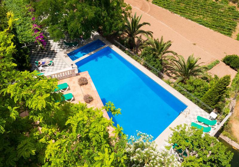 هتل Hostal Sa Baronia