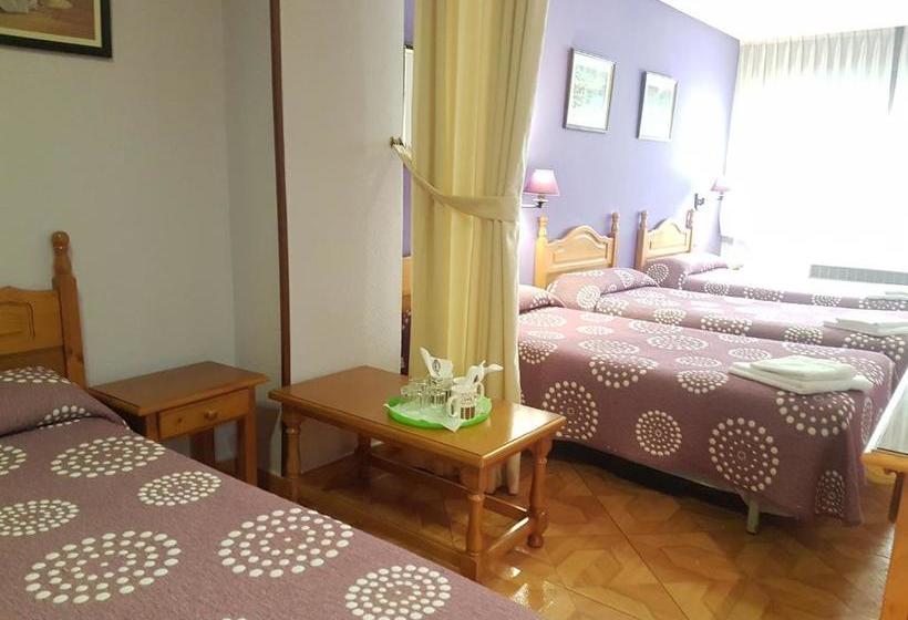 هتل Pensión El Camarote