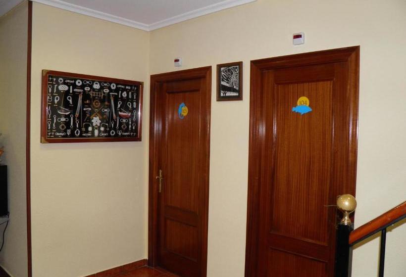 هتل Pensión El Camarote