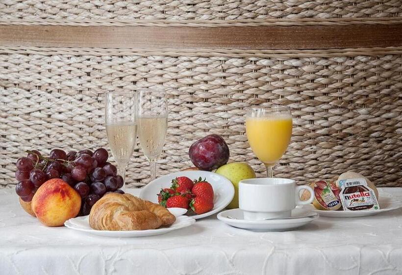 Voramar   Emar Hotels