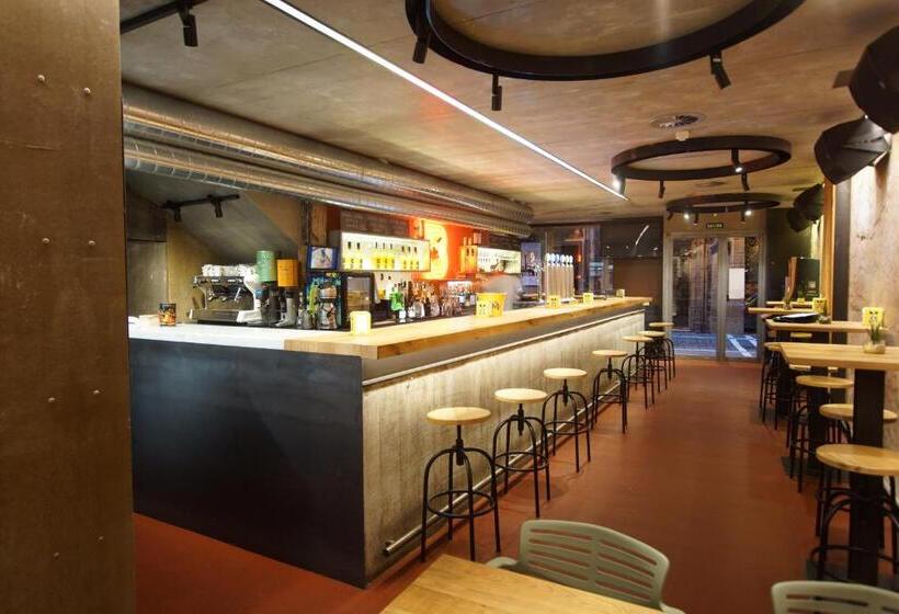 هتل Bearan Bar & Rooms