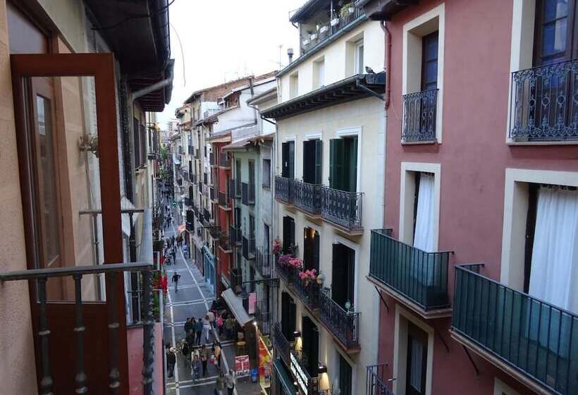 هتل Bearan Bar & Rooms