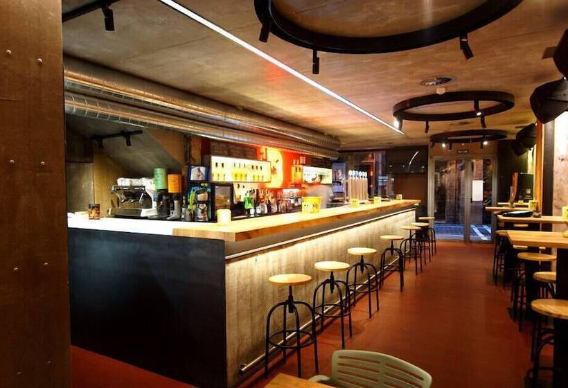 هتل Bearan Bar & Rooms